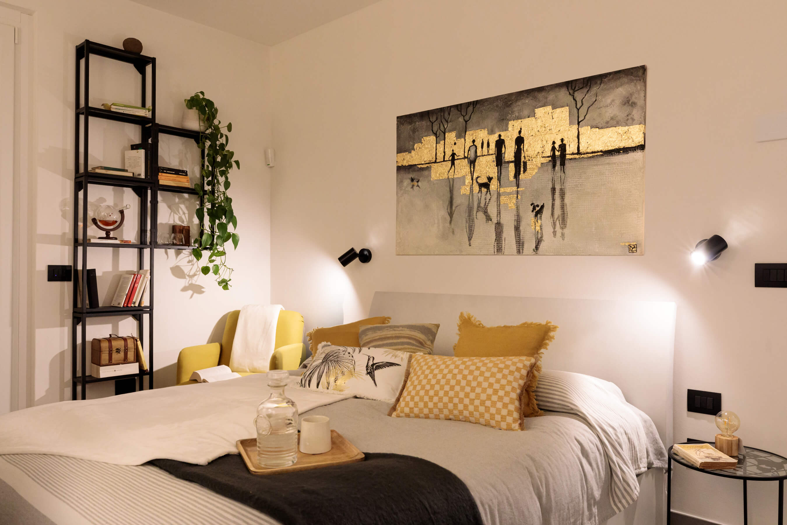 Una camera da letto moderna