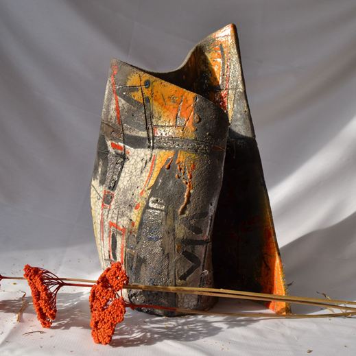 Vaso in ceramica Raku realizzato a mano da Melissa Zanella