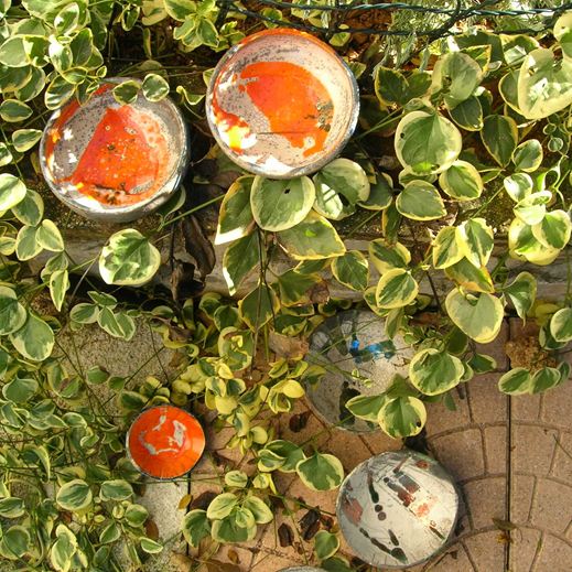 Ciotola in ceramica Raku realizzata a mano da Melissa Zanella