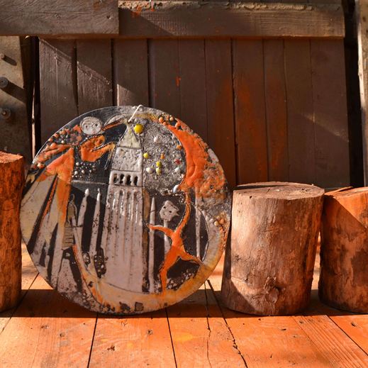 L'amore durante il carnevale a Venezia - Opera artistica in ceramica Raku realizzato a mano da Melissa Zanella