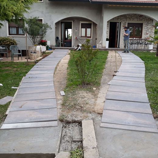 Lavori di ristrutturazione di un giardino privato, a cura dell'architetta Melissa Zanella