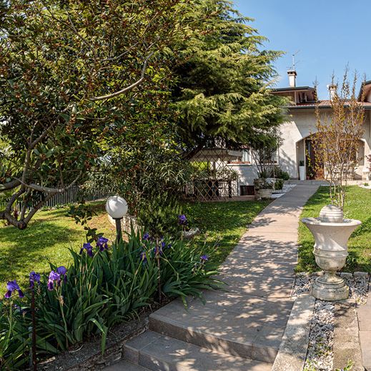 Un giardino privato dopo i lavori di ristrutturazione, progetto a cura di Melissa Zanella, Architetto a Vicenza