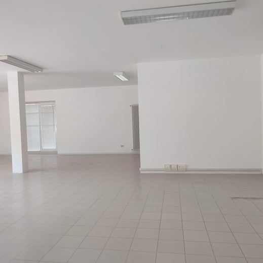 Studio di un tatuatore prima dell'intervento di ristrutturazione curato dall'architetta Melissa Zanella