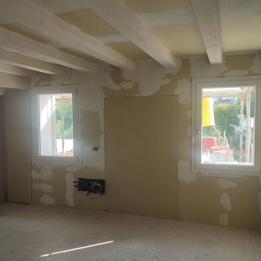 Ristrutturazione realizzazione parete in cartongesso isolata con lana di roccia